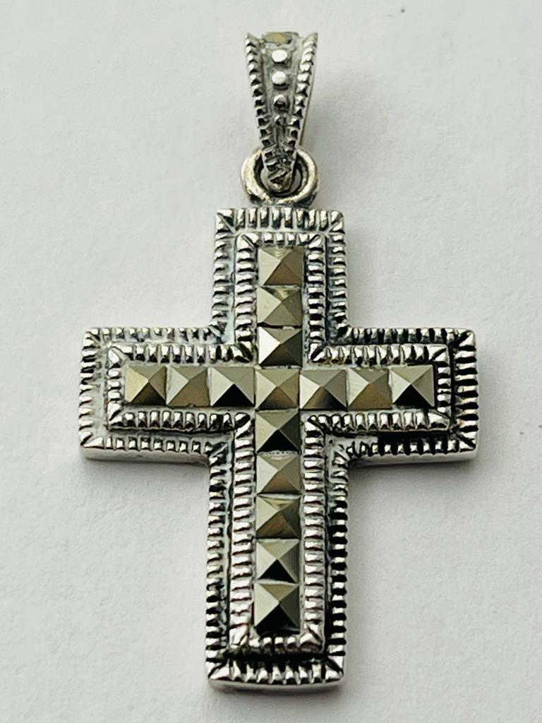 SILVER CROSS PENDANT