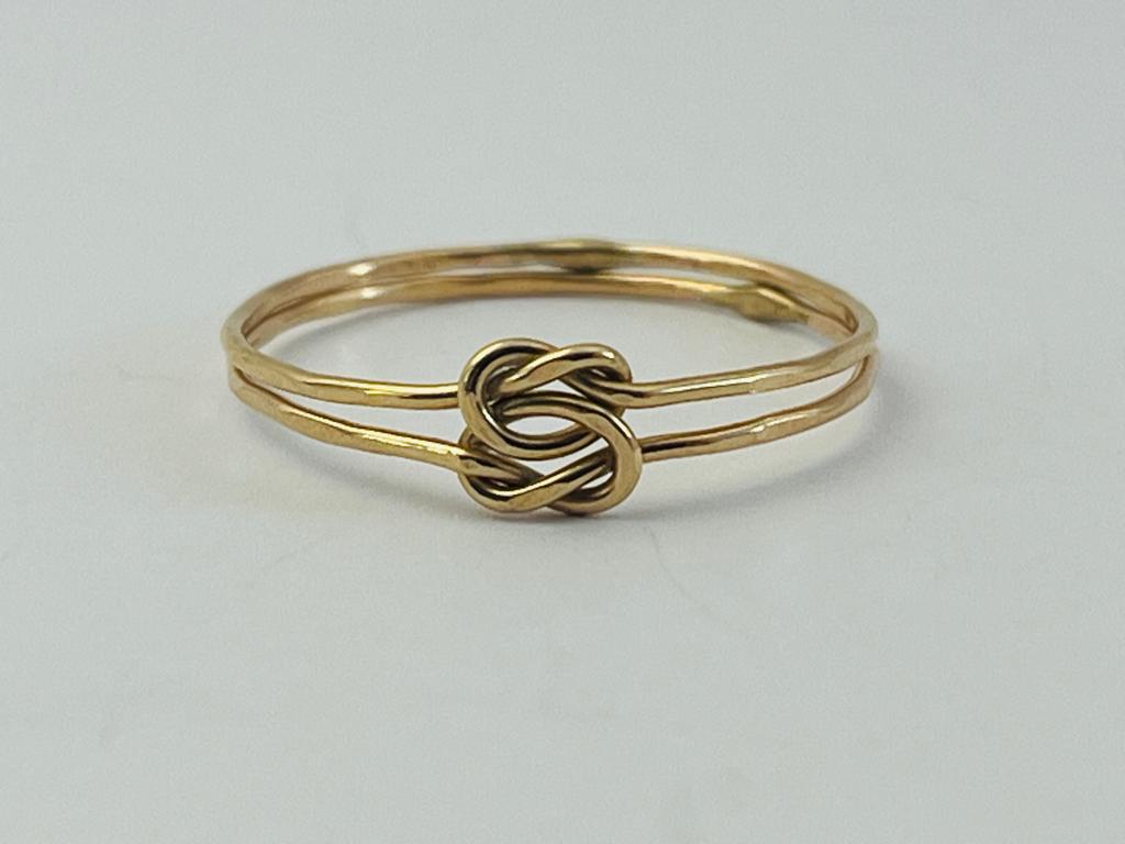 GOLD LOVE KNOT RING