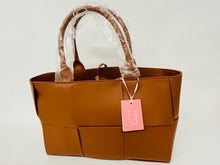 Load image into Gallery viewer, BROWN TOTE WITH SMALL PURSE
