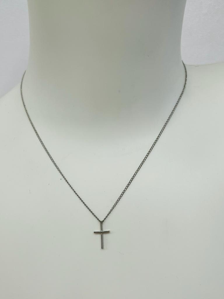 SILVER CHAIN WITH CROSS PENDANT