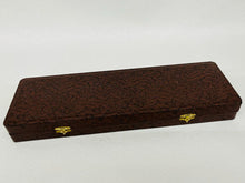 Load image into Gallery viewer, VINTAGE GLO HILL CARVING SET
