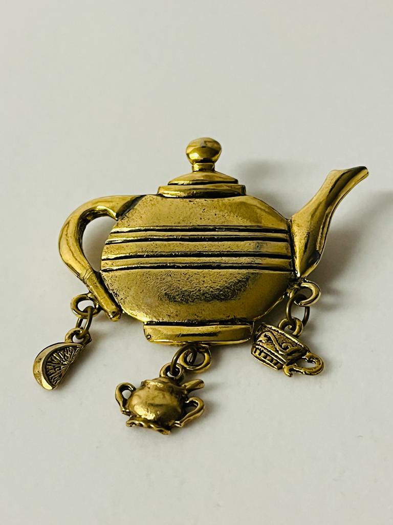 BROOCH-TEAPOT