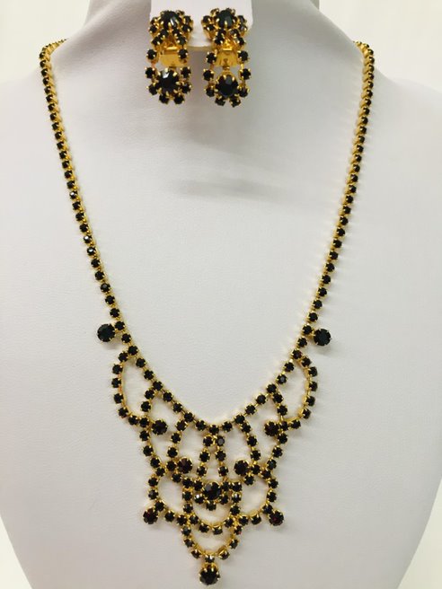 NECKLACE & EARRINGS SET