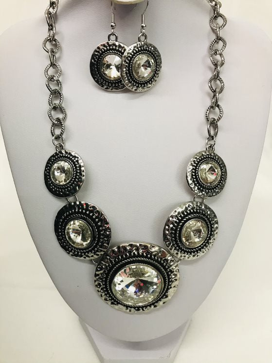 NECKLACE & EARRINGS SET-PAPARAZZI BRAND