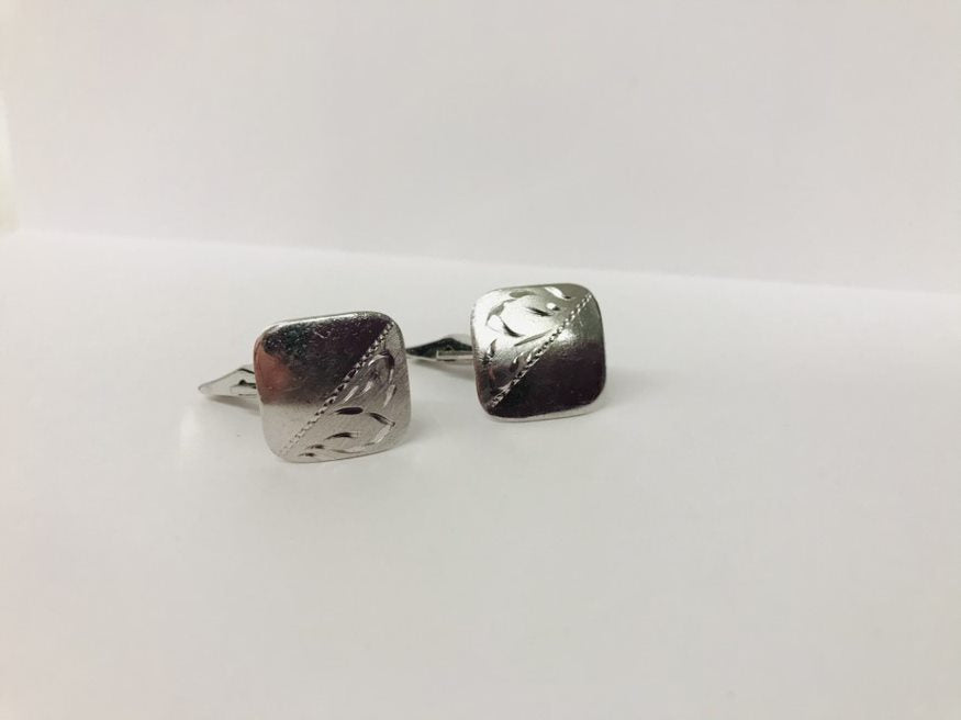 CUFF LINKS